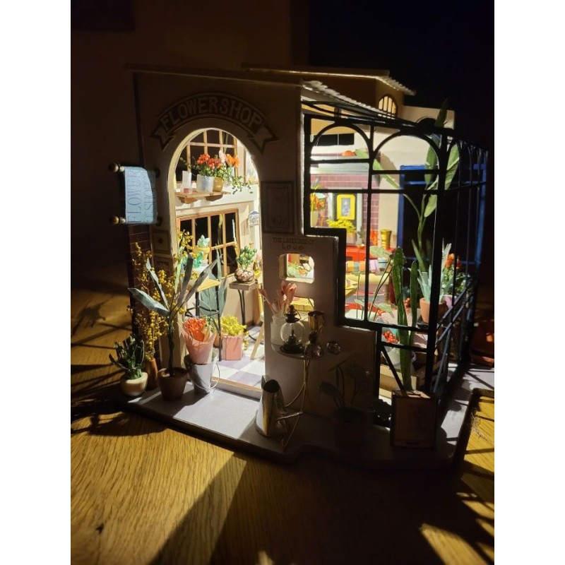 Maquette Magasin de fleurs miniature à construire Emily's Flower Shop ROB-DG145 Robotime DIY